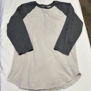 PacSun Gray and White Scallop Fit Shirt